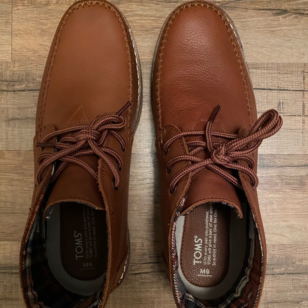 Like new men’s Toms boots